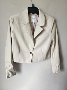 Avec Les Filles Cream Cropped Blazer Size Small